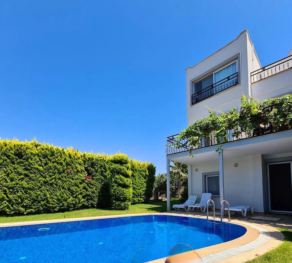 Bodrum Sea View Flower Villa